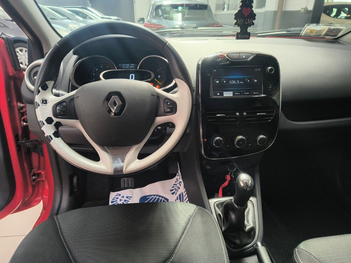 Renault Clio 1.5 dCi 8V 75CV 5 porte Costume National (14)