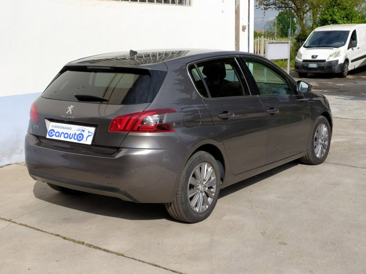 Peugeot 308 PureTech Turbo 130 S&S Allure Pack (14)