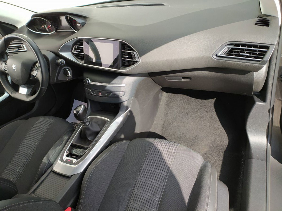 Peugeot 308 PureTech Turbo 130 S&S Allure Pack (18)