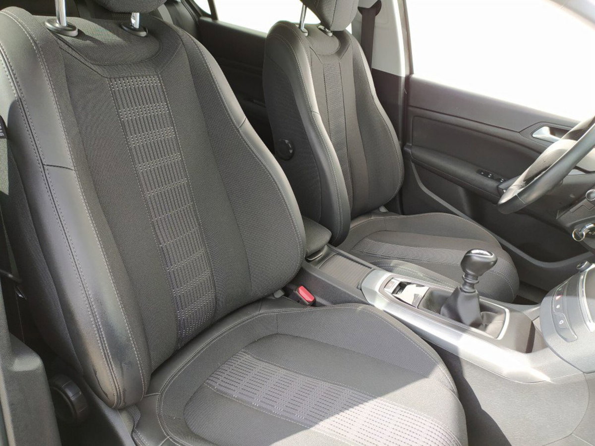 Peugeot 308 PureTech Turbo 130 S&S Allure Pack (19)