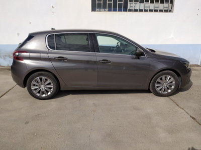 Peugeot 308 PureTech Turbo 130 S&S Allure Pack (3)