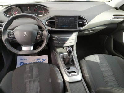 Peugeot 308 PureTech Turbo 130 S&S Allure Pack (4)