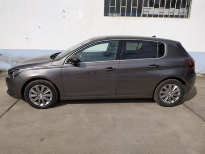 Peugeot 308 PureTech Turbo 130 S&S Allure Pack (9)