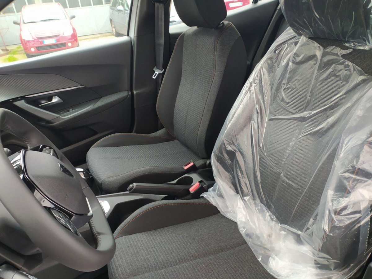 Peugeot 2008 1.2 puretech Style s&s 100cv (15)