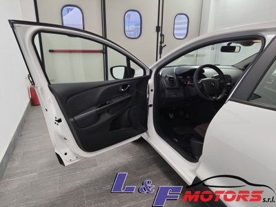 Renault Clio 1.2 75CV 5 porte Live (16)