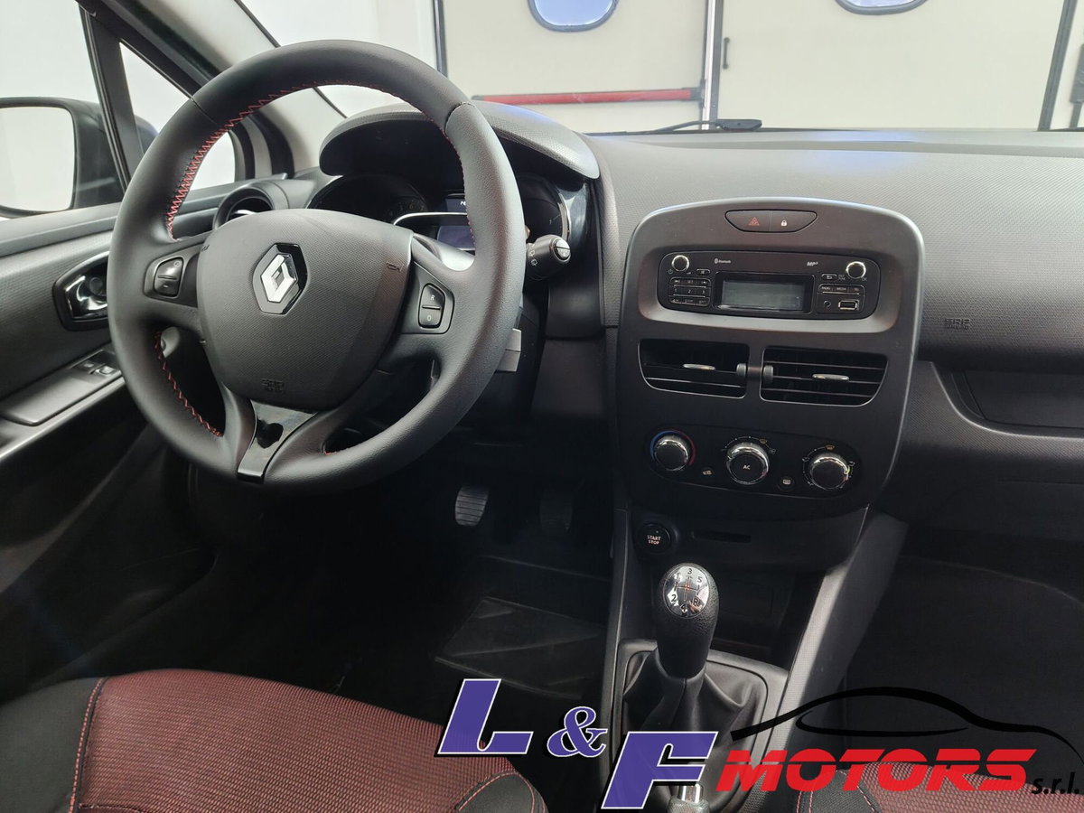 Renault Clio 1.2 75CV 5 porte Live (19)