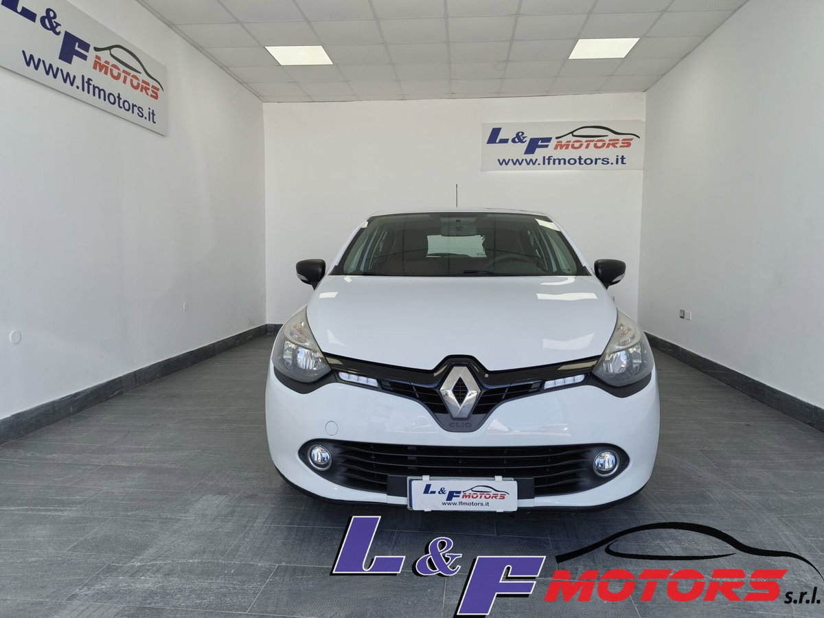 Renault Clio 1.2 75CV 5 porte Live (2)