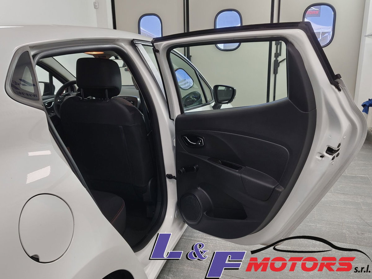 Renault Clio 1.2 75CV 5 porte Live (6)