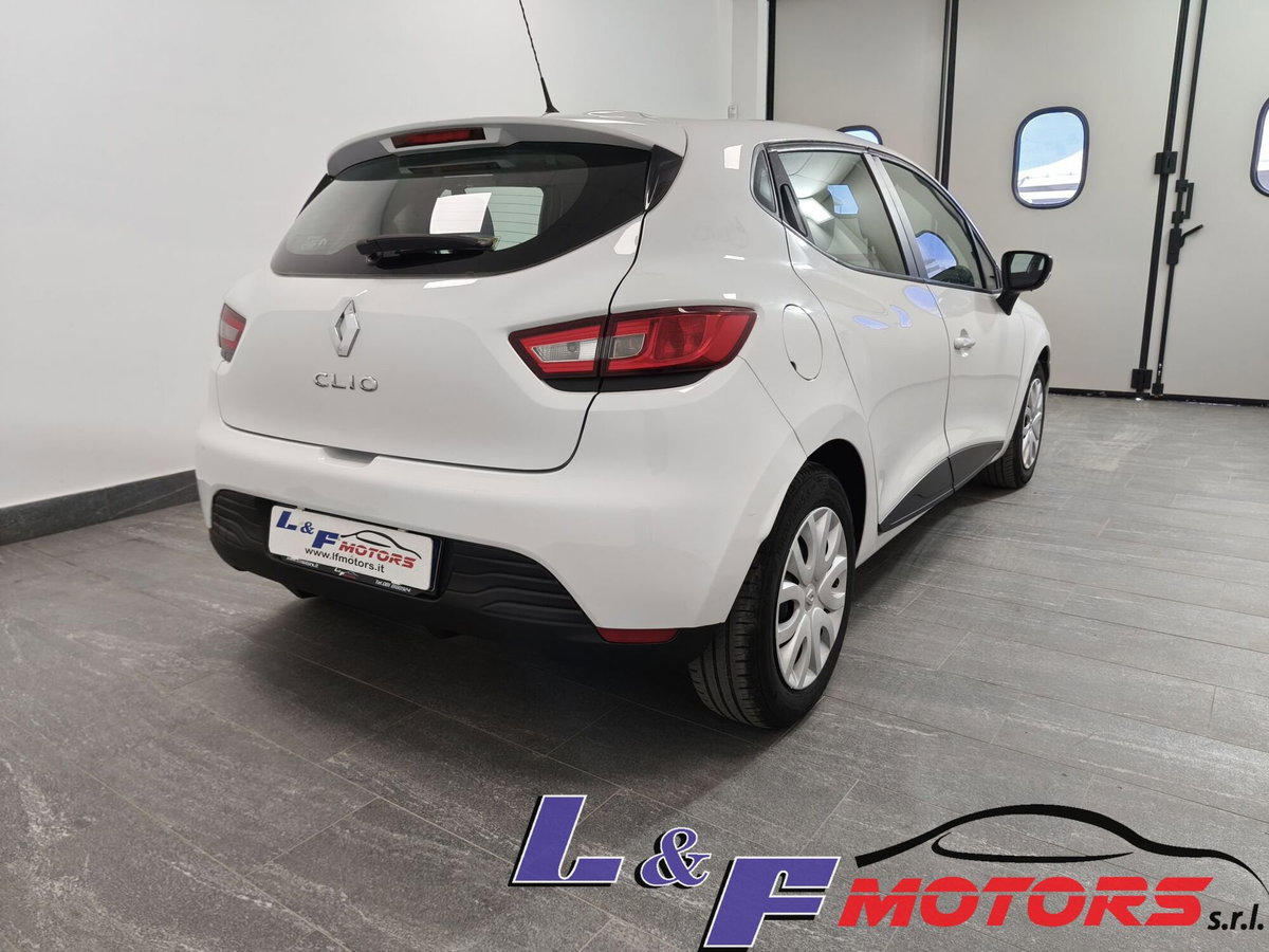 Renault Clio 1.2 75CV 5 porte Live (8)