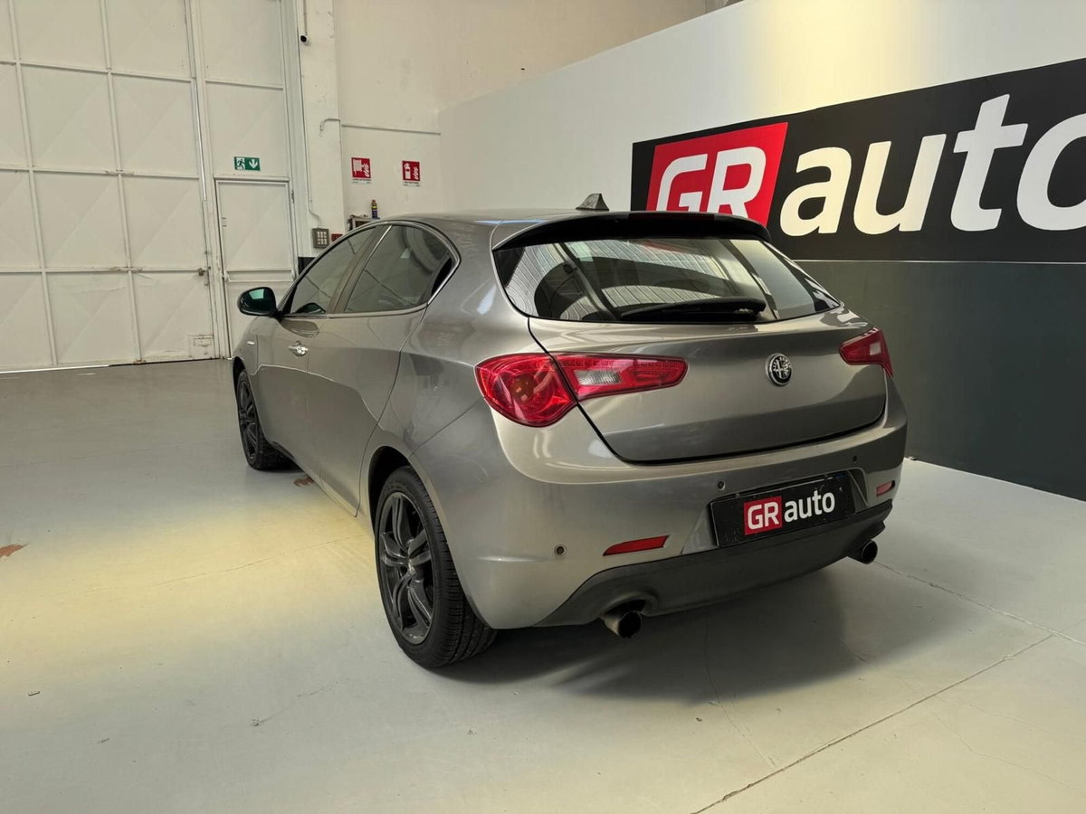 Alfa Romeo Giulietta 2.0 JTDm-2 Exclusive 170cv (10)