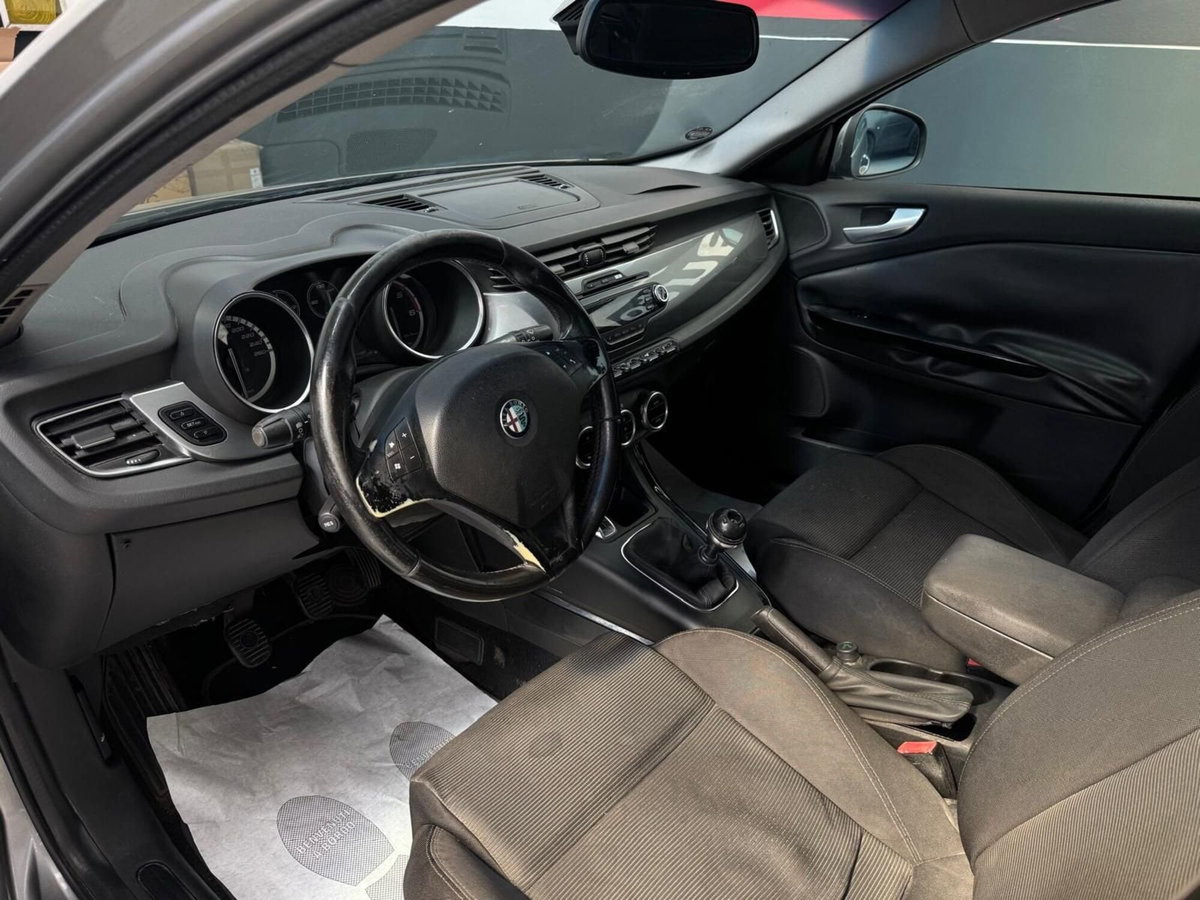 Alfa Romeo Giulietta 2.0 JTDm-2 Exclusive 170cv (12)