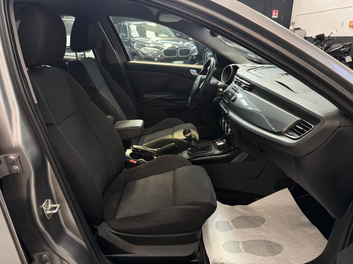 Alfa Romeo Giulietta 2.0 JTDm-2 Exclusive 170cv (5)