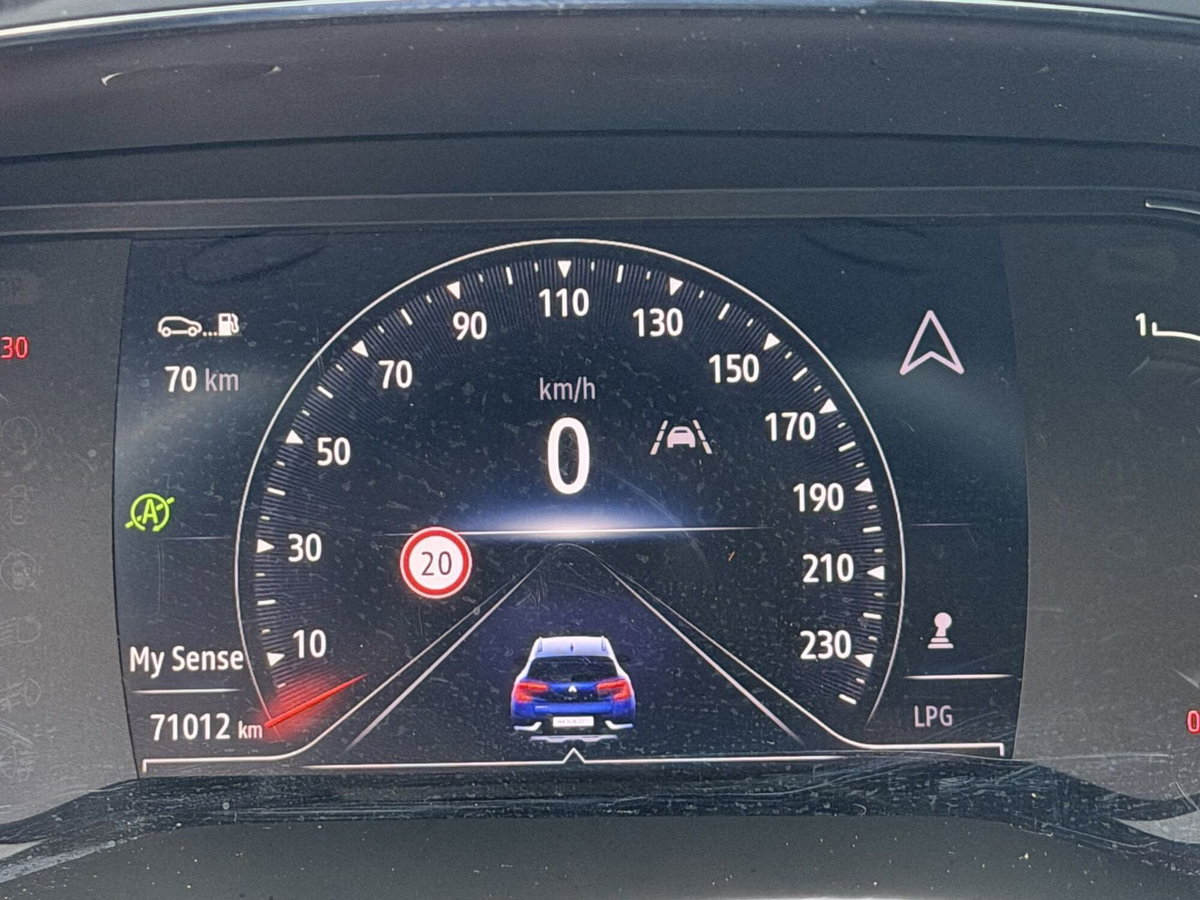 Renault Captur TCe 100 CV GPL Techno (12)