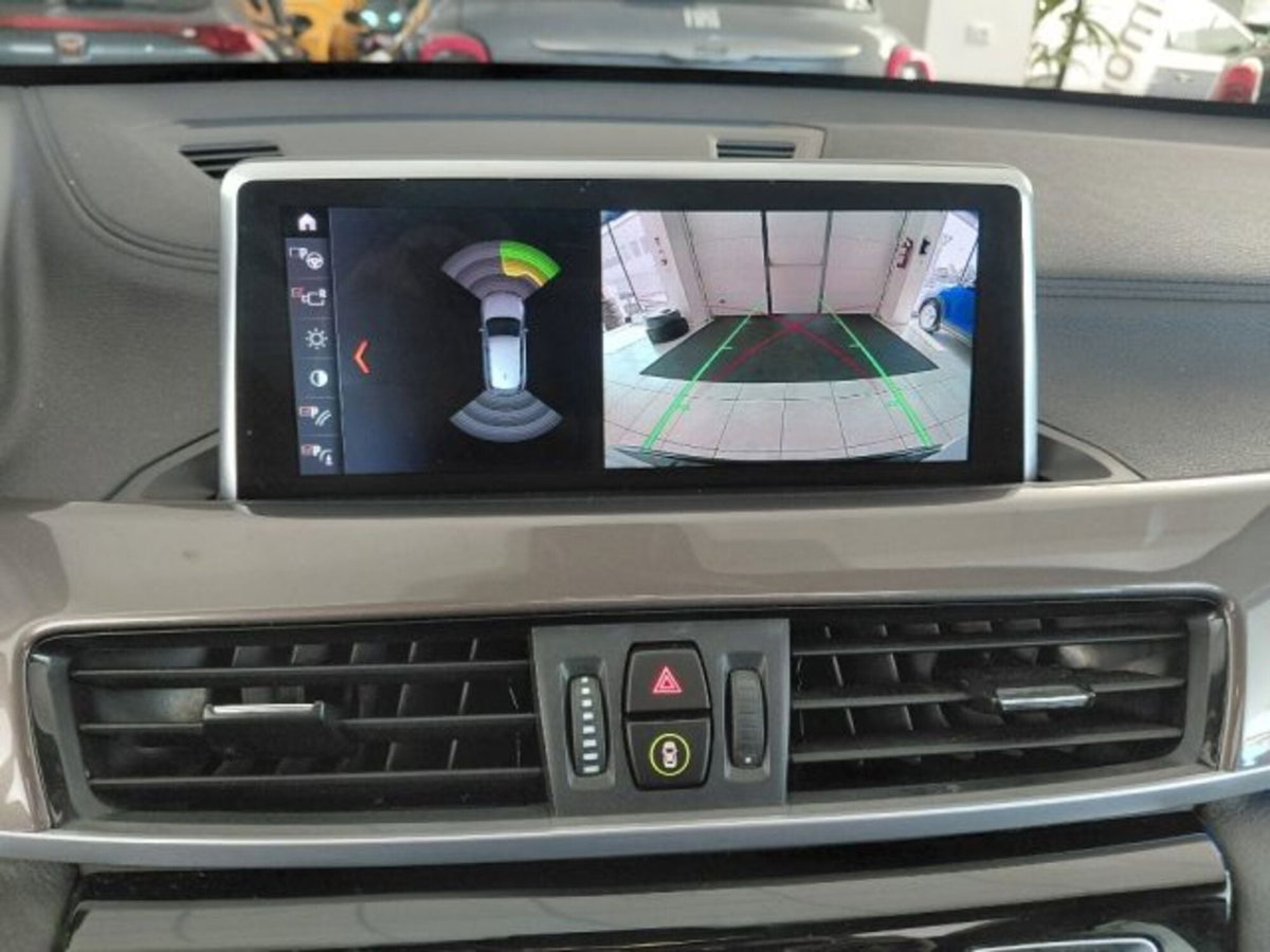 BMW X1 sDrive18d xLine Plus (14)