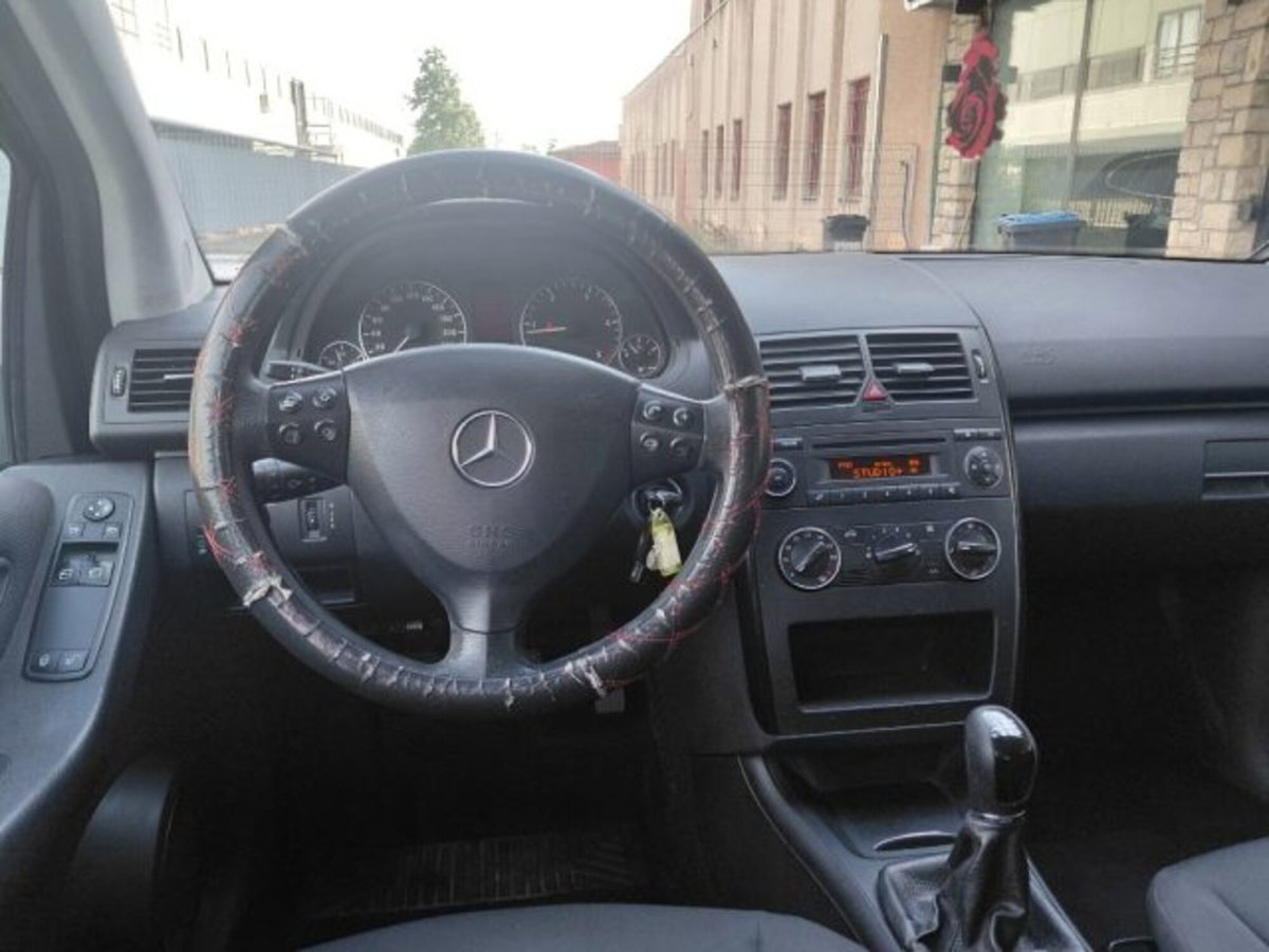 Mercedes-Benz Classe A 180 CDI Elegance (10)
