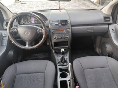 Mercedes-Benz Classe A 180 CDI Elegance (12)