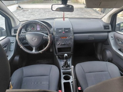 Mercedes-Benz Classe A 180 CDI Elegance (9)