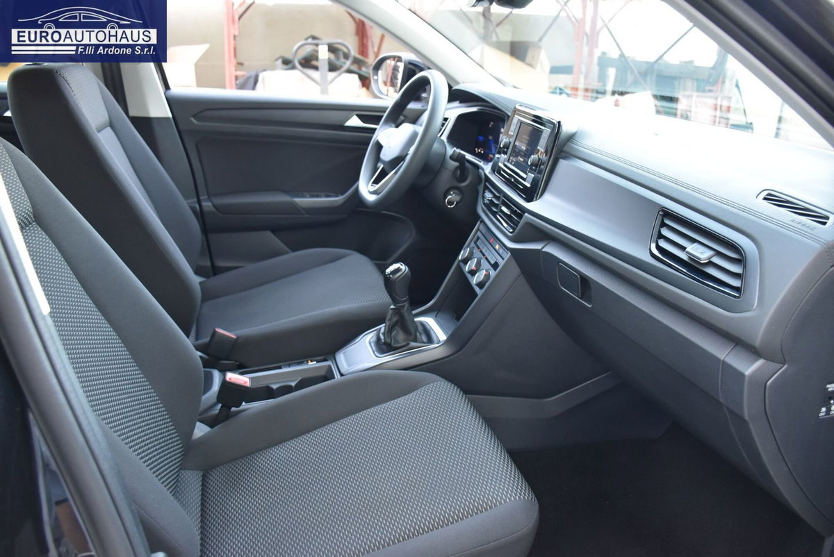 Volkswagen T-Roc 1.0 TSI Life (16)