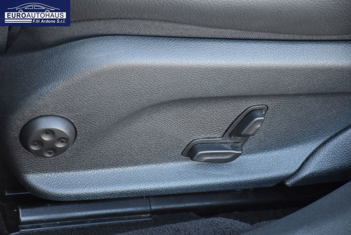 Mercedes-Benz Classe E 200 d Auto Premium Plus (10)