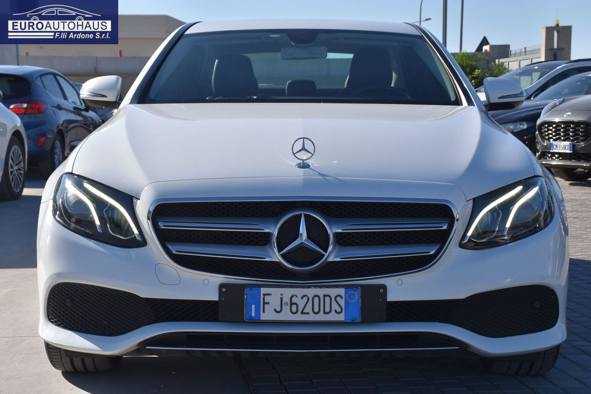 Mercedes-Benz Classe E 200 d Auto Premium Plus (2)