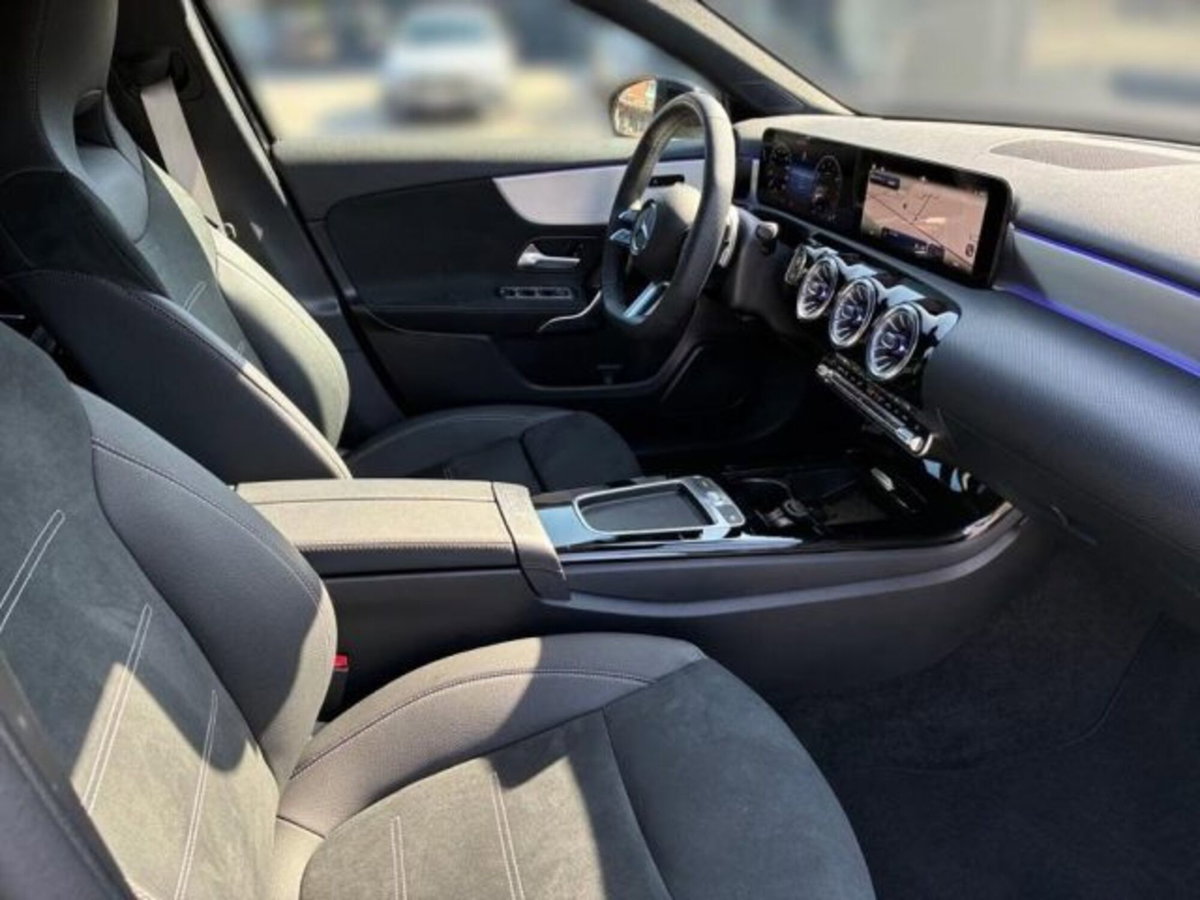 Mercedes-Benz Classe A 200 AMG Line Premium Plus auto (9)