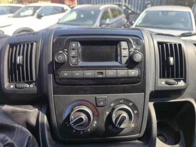 Peugeot Boxer Furgone 335 2.2 BlueHDi 140 S&S PM-TM Furgone Vetrato (7)