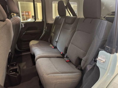 Jeep Wrangler Unlimited 3.6 V6 Sahara Auto (14)