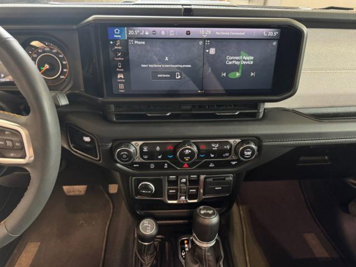 Jeep Wrangler Unlimited 3.6 V6 Sahara Auto (9)