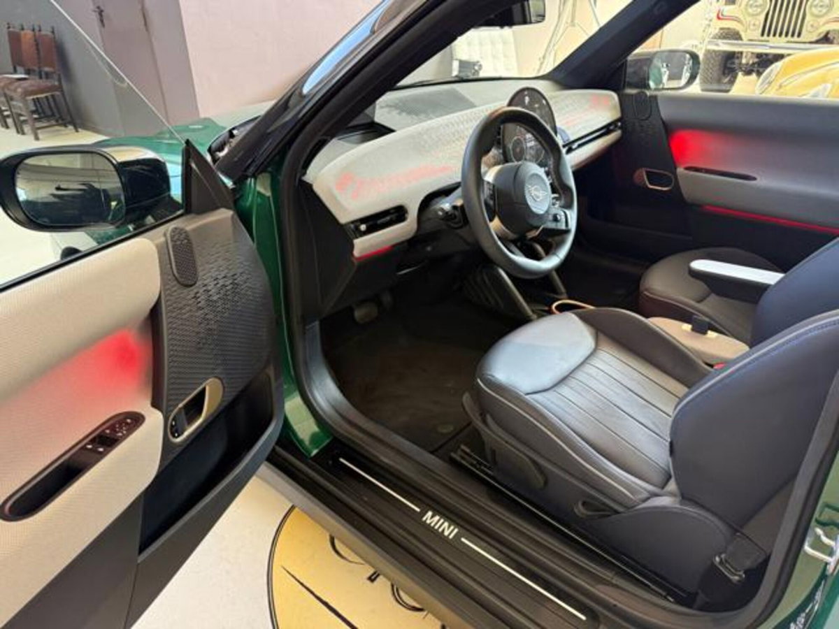 MINI Mini Cooper SE Resolute (14)