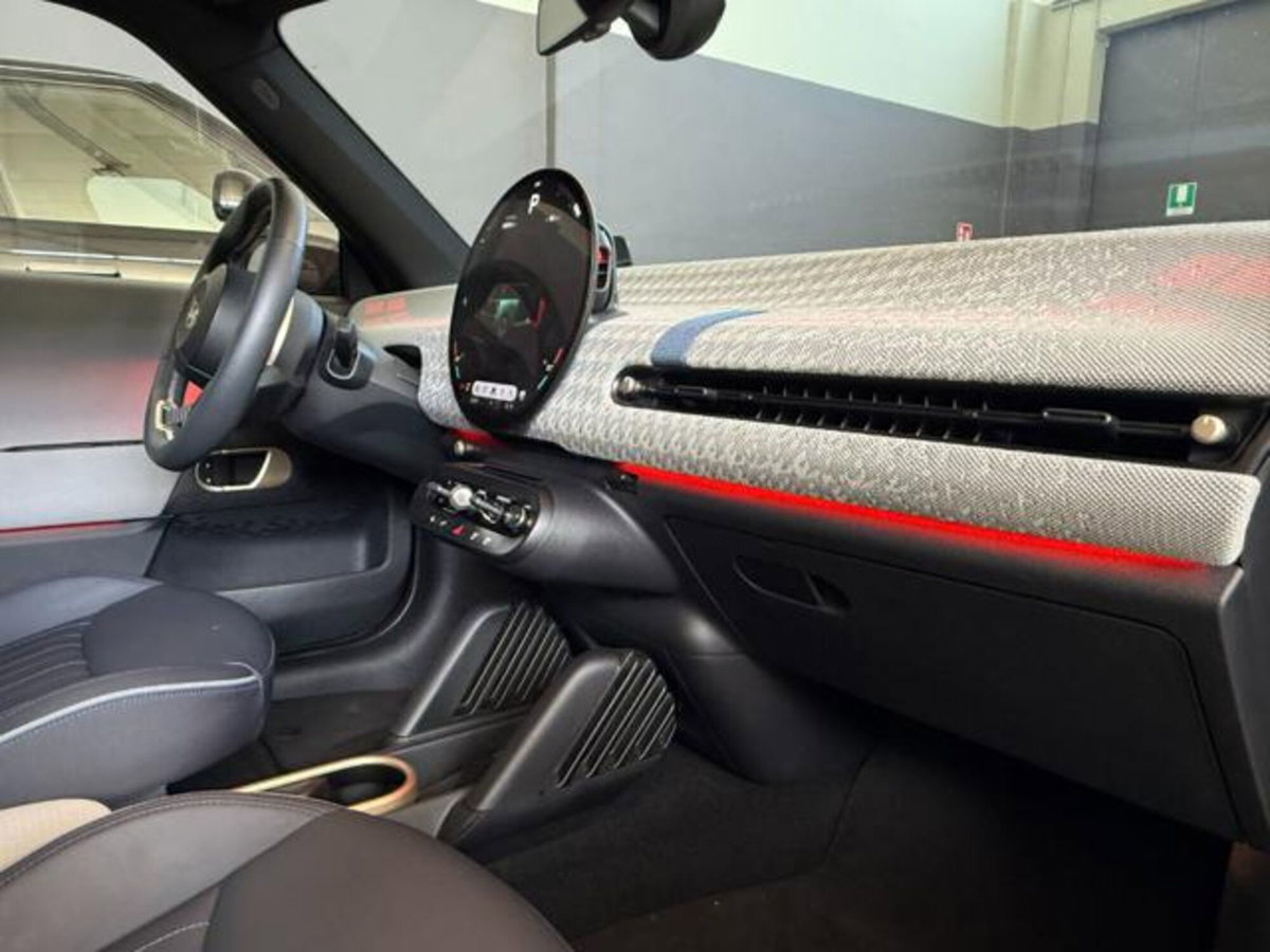 MINI Mini Cooper SE Resolute (16)
