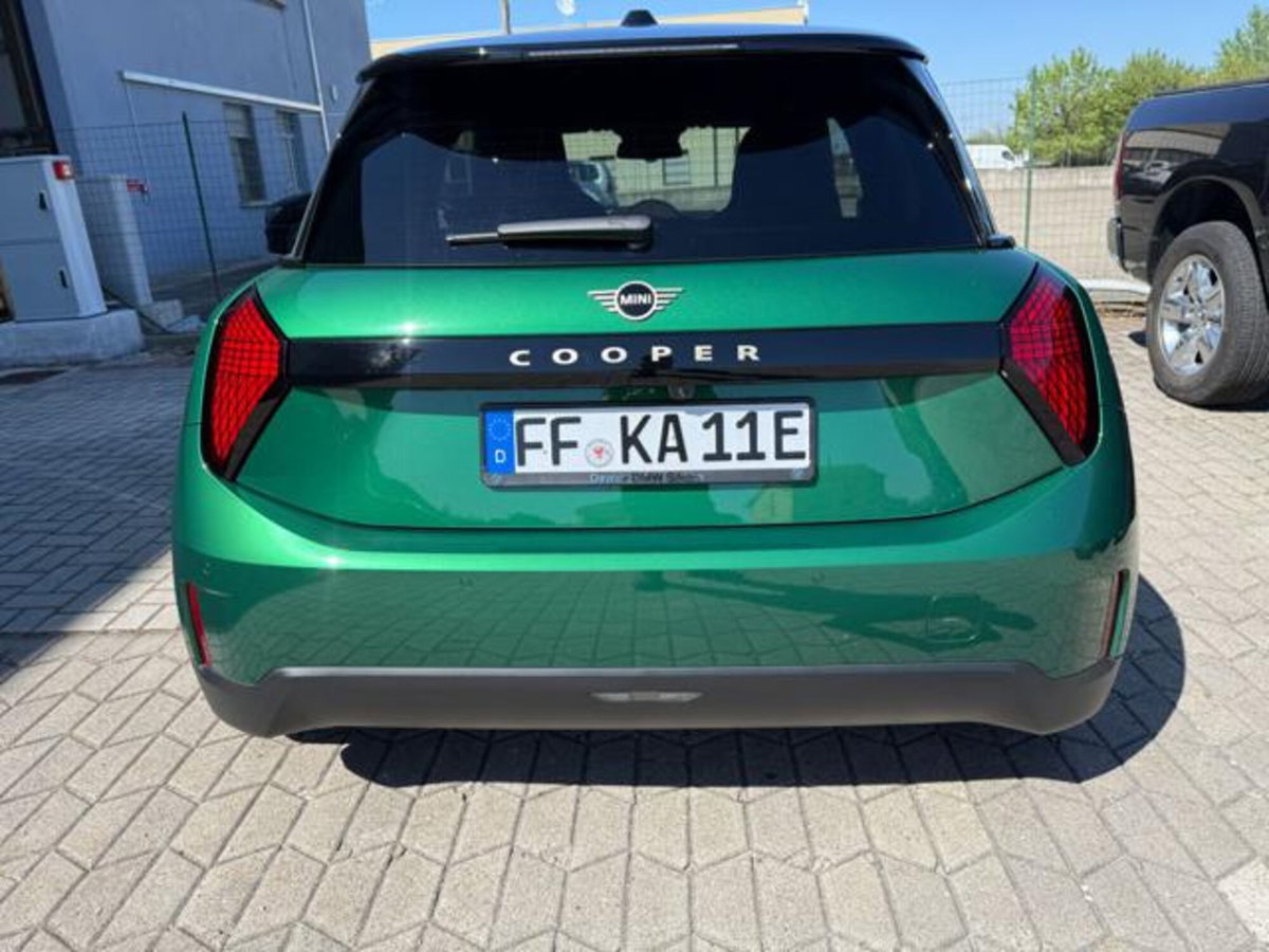 MINI Mini Cooper SE Resolute (20)