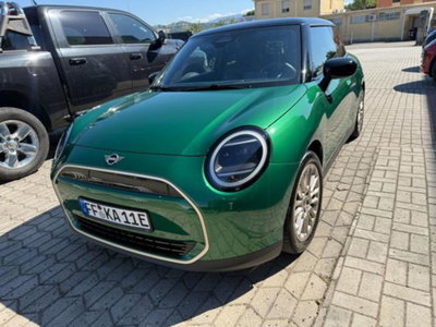 MINI Mini Cooper SE Resolute (3)