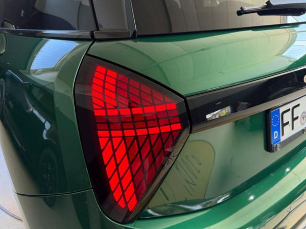 MINI Mini Cooper SE Resolute (5)