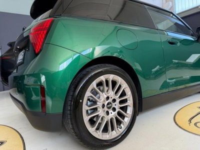MINI Mini Cooper SE Resolute (6)
