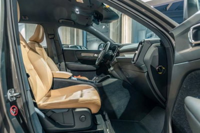 Volvo XC40 T4 AWD Geartronic (8)