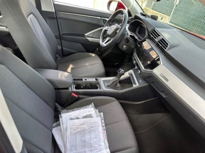 Audi Q3 35 TDI quattro S tronic Business (10)