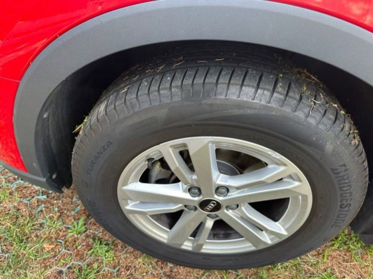 Audi Q3 35 TDI quattro S tronic Business (16)