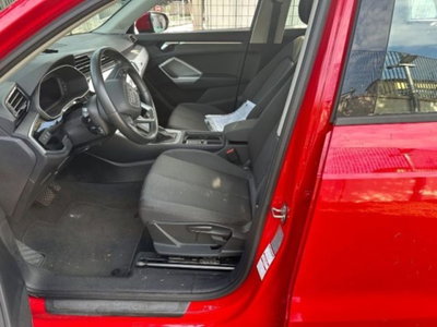 Audi Q3 35 TDI quattro S tronic Business (2)