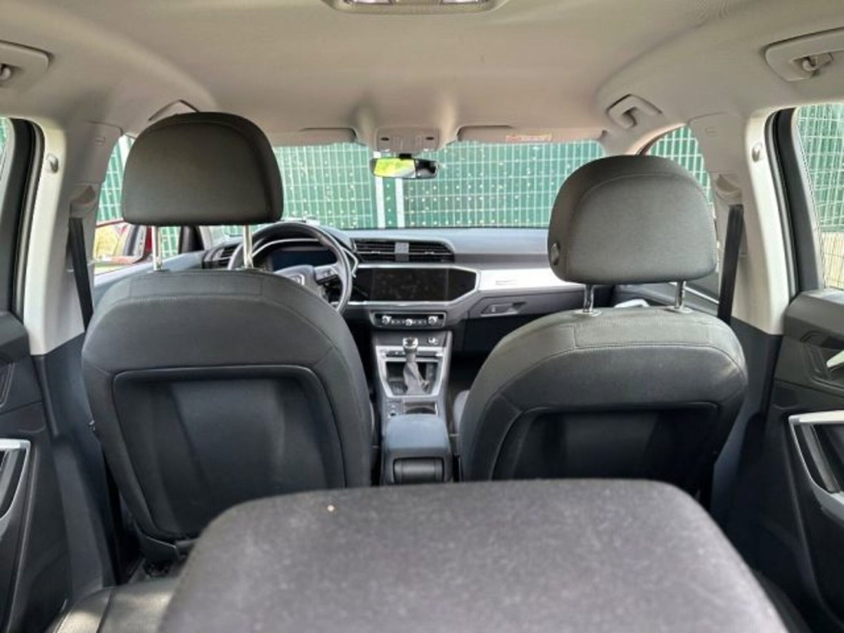 Audi Q3 35 TDI quattro S tronic Business (8)