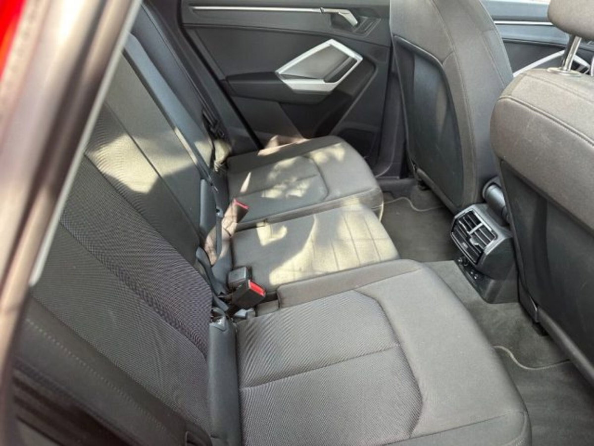 Audi Q3 35 TDI quattro S tronic Business (9)