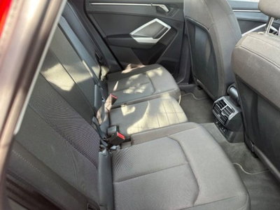 Audi Q3 35 TDI quattro S tronic Business (9)