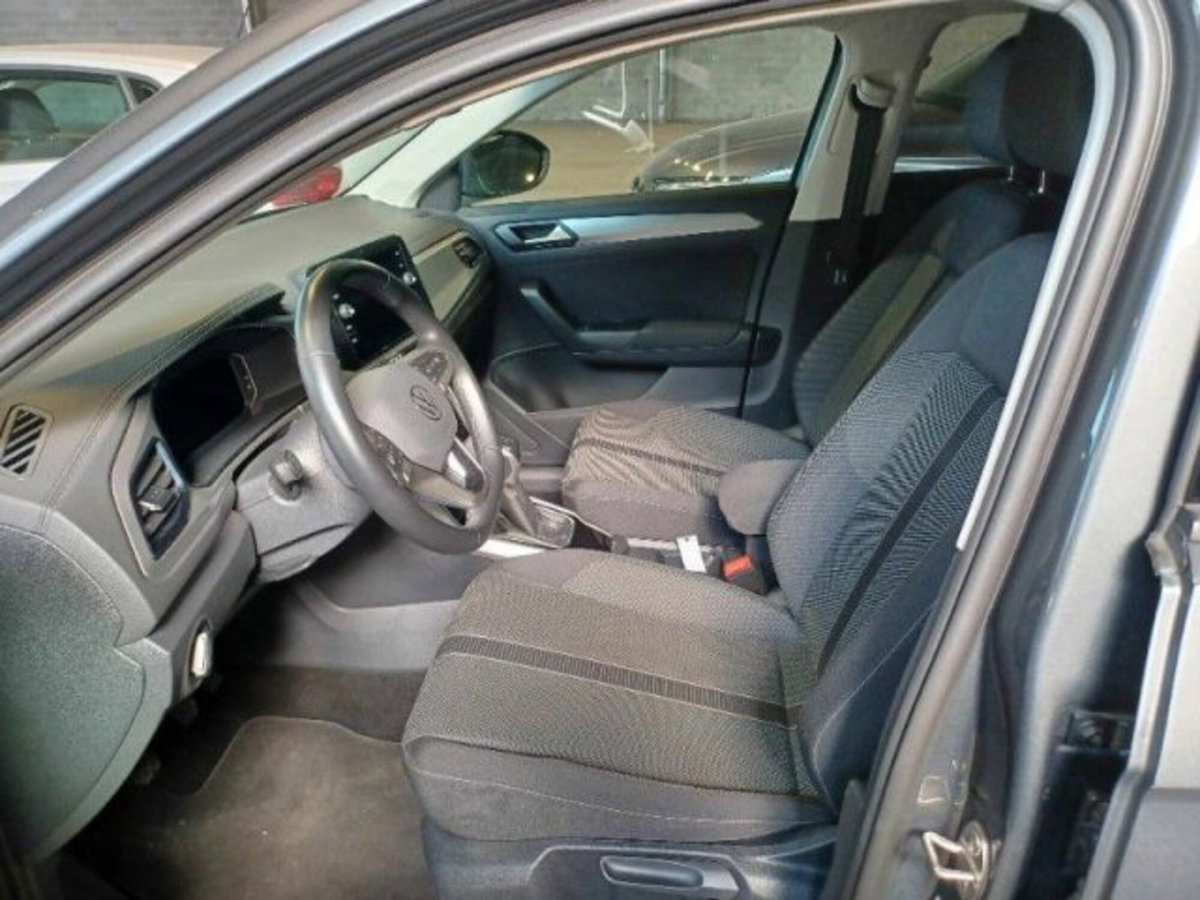 Volkswagen T-Roc 1.0 tsi Style 115cv (2)