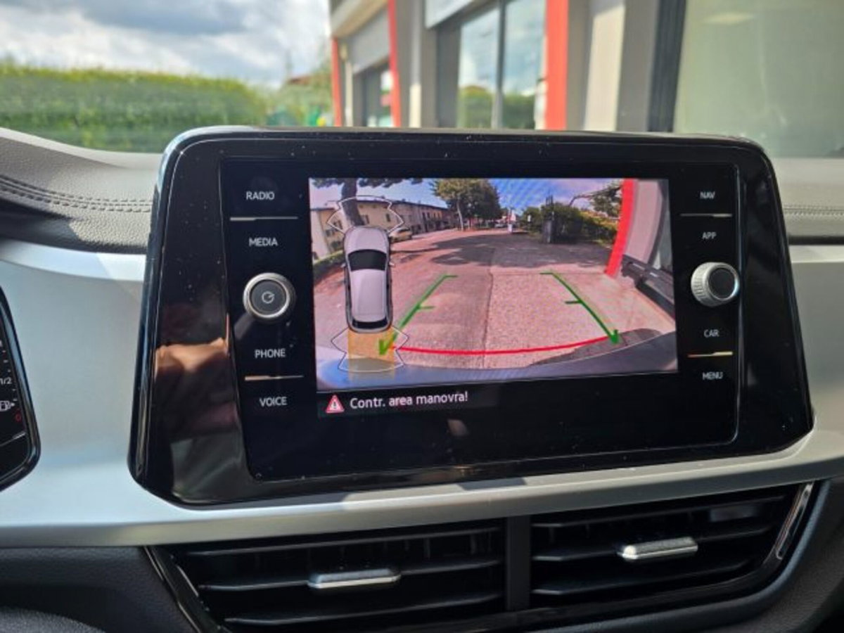 Volkswagen T-Roc 1.0 tsi R-Line 115cv (9)