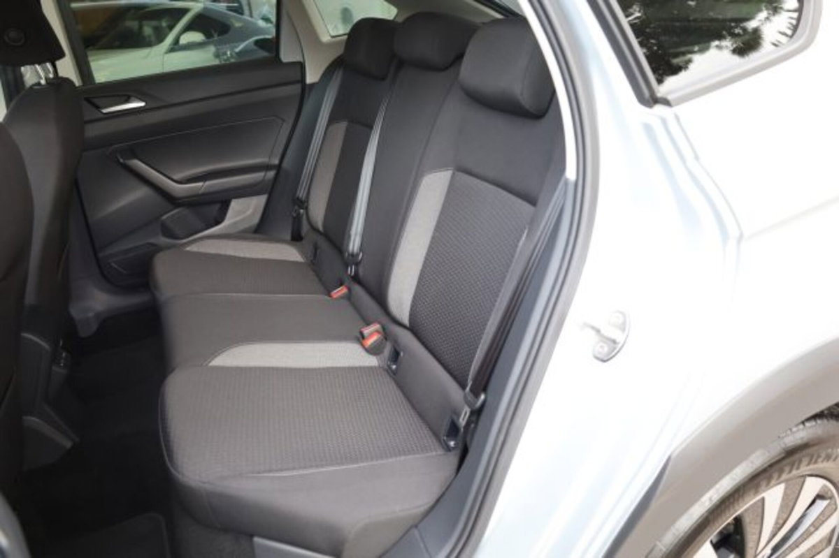 Volkswagen Taigo 1.0 TSI 110 CV DSG R-Line (8)