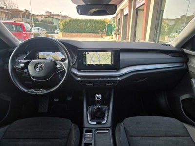 Skoda Octavia Station Wagon 2.0 TDI EVO SCR DSG Wagon Executive (4)