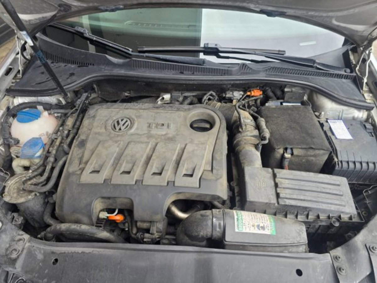 Volkswagen Golf 2.0 TDI 140CV DPF 5p. Highline (14)