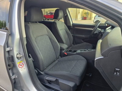 Volkswagen Golf Variant 2.0 tdi R-Line 150cv dsg (12)