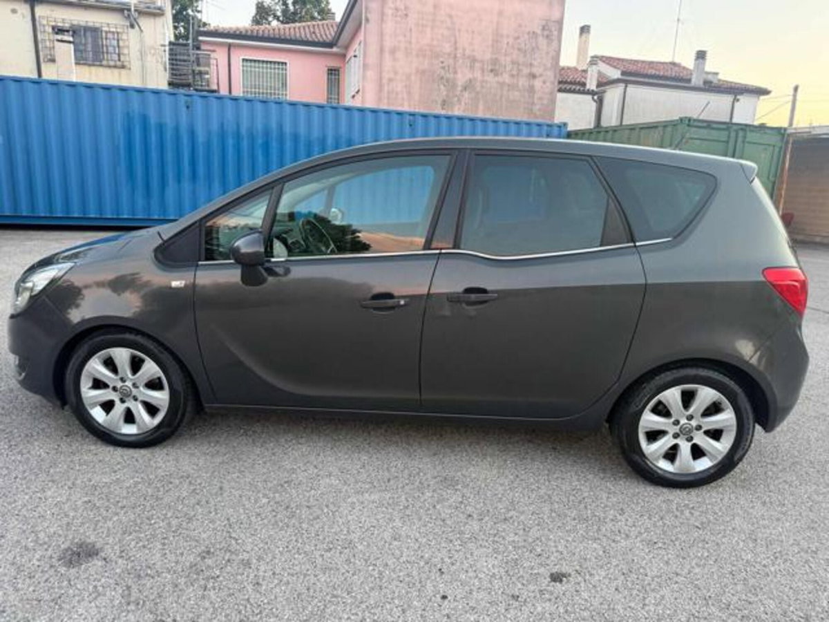 Opel Meriva 1.3 CDTI 95CV ecoFLEStart&Stop Cosmo (10)