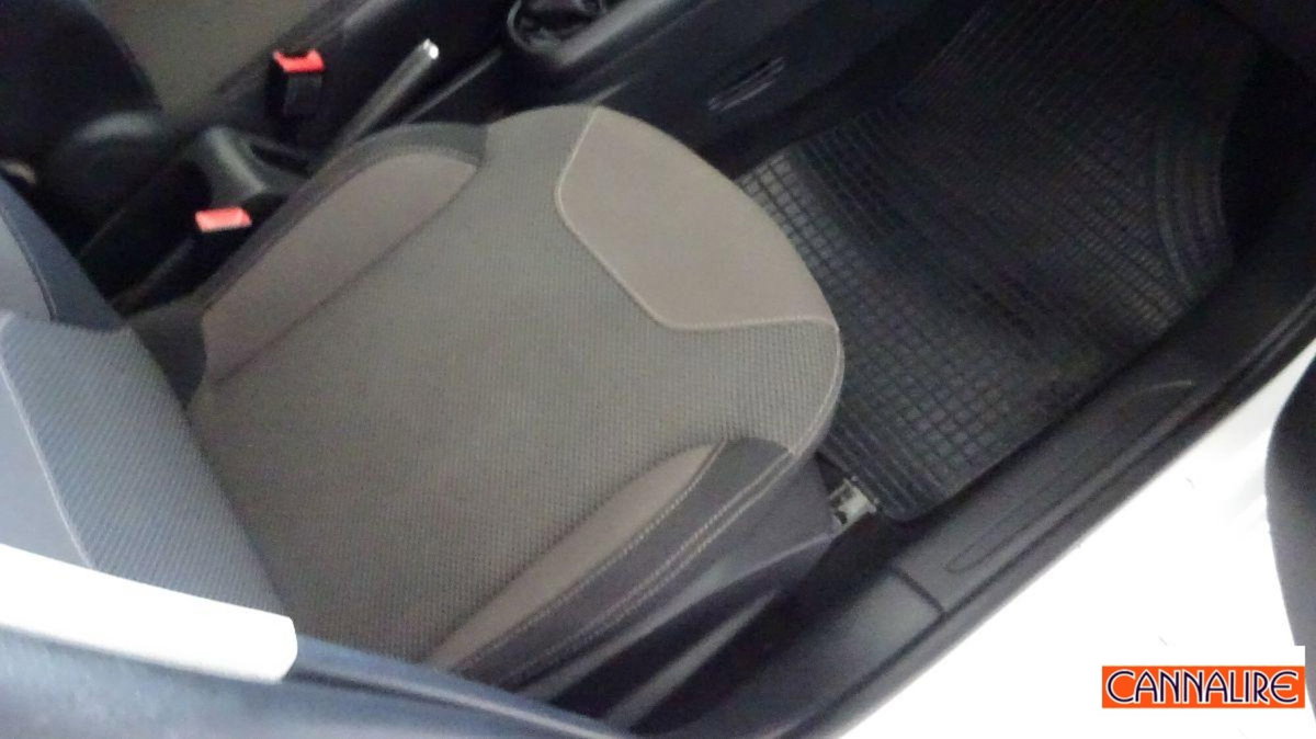 Citroen C3 PureTech 82 Selection (13)