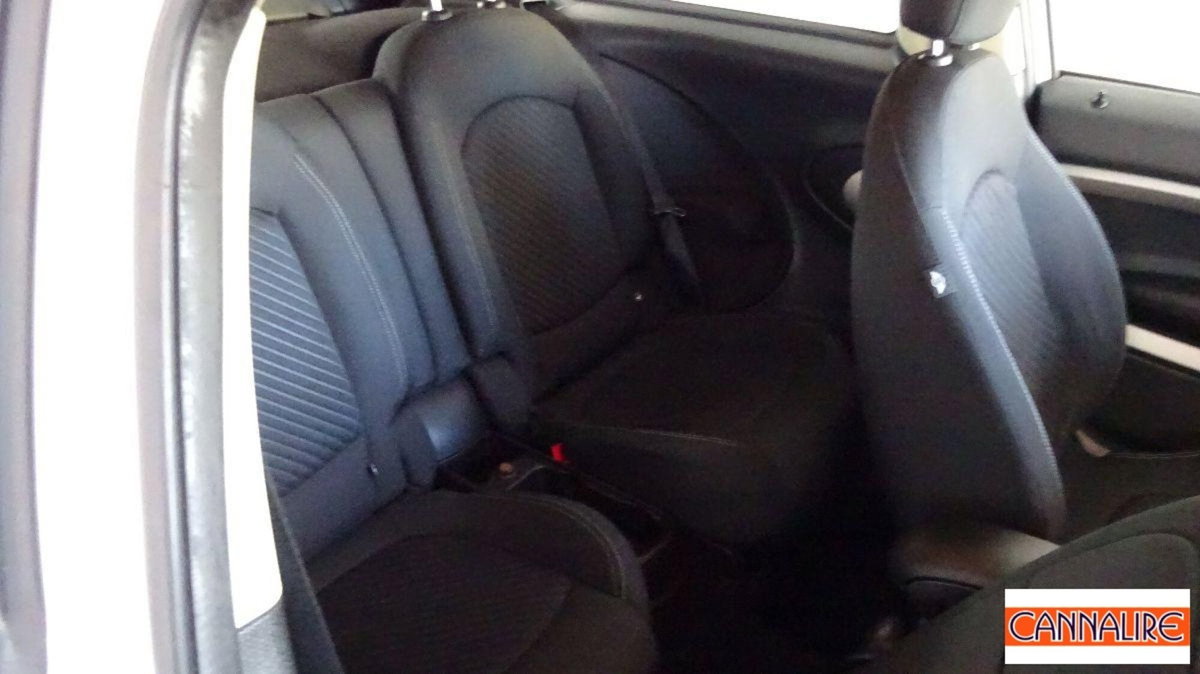 MINI Mini Paceman 1.6 Cooper D Business Paceman (16)